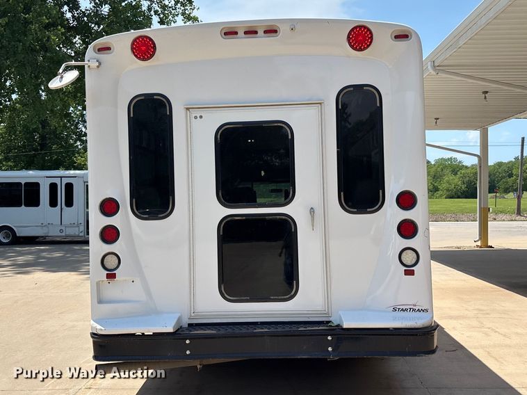 image for item FC4669 2019 Ford E450 shuttle bus