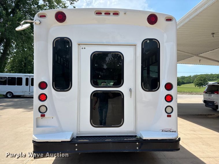 image for item FC4669 2019 Ford E450 shuttle bus