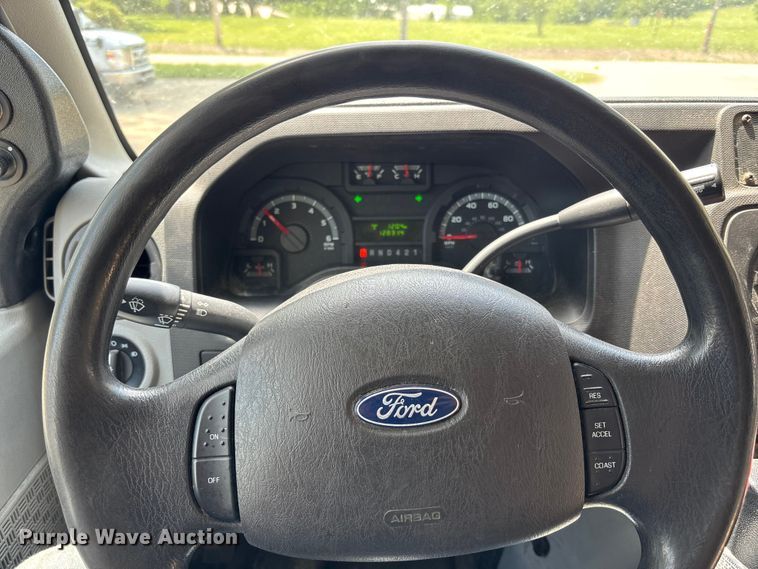 image for item FC4669 2019 Ford E450 shuttle bus
