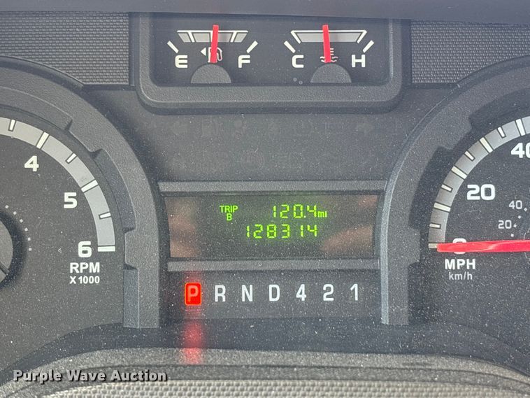 image for item FC4669 2019 Ford E450 shuttle bus