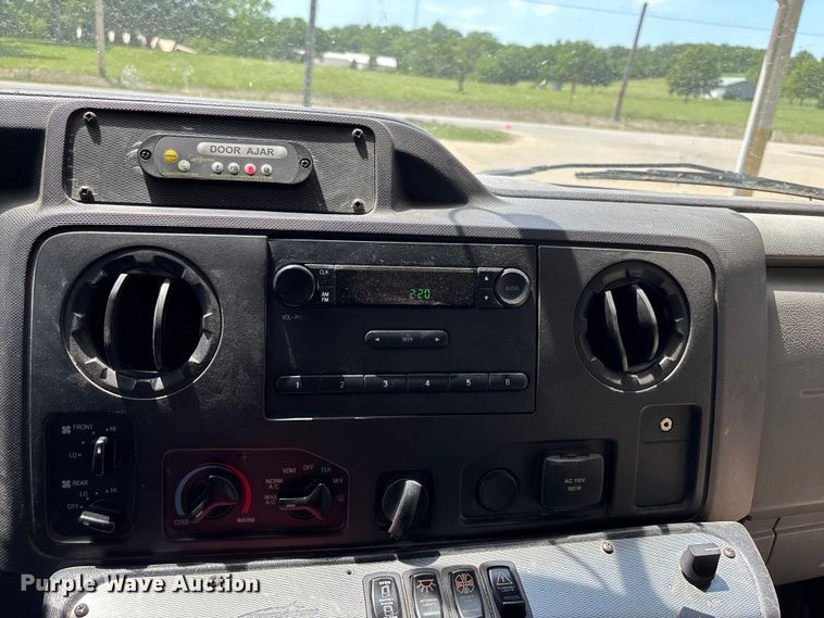 image for item FC4669 2019 Ford E450 shuttle bus