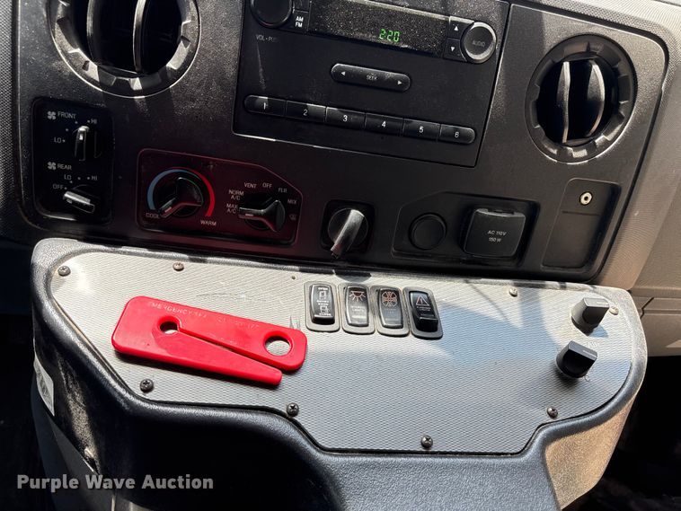 image for item FC4669 2019 Ford E450 shuttle bus