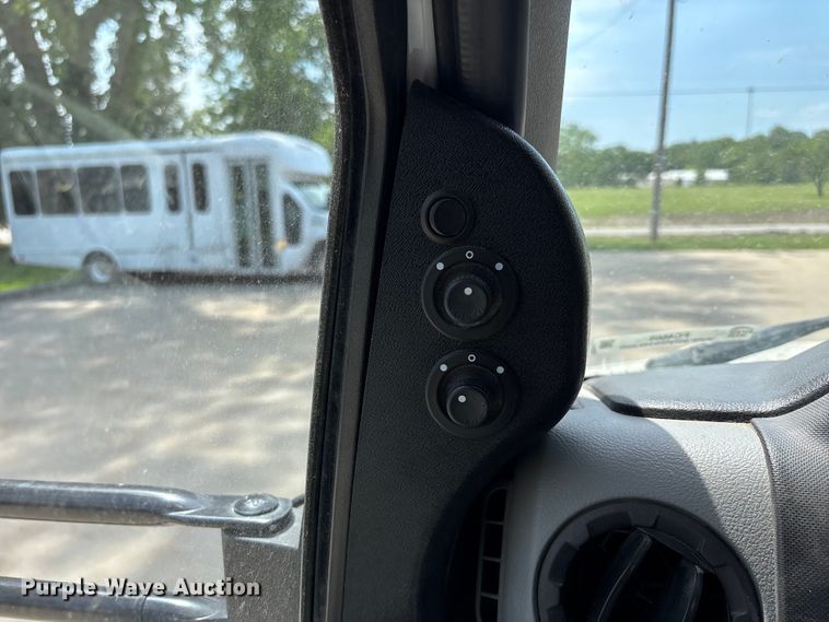 image for item FC4669 2019 Ford E450 shuttle bus