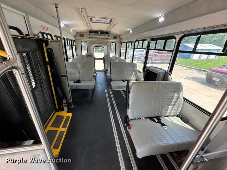 image for item FC4669 2019 Ford E450 shuttle bus