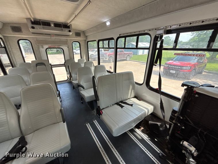 image for item FC4669 2019 Ford E450 shuttle bus