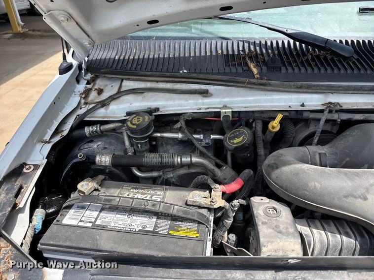 image for item FC4669 2019 Ford E450 shuttle bus