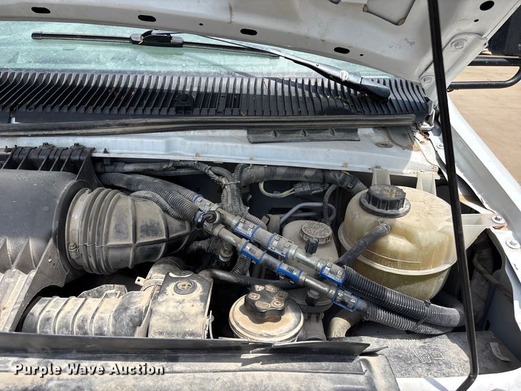 image for item FC4669 2019 Ford E450 shuttle bus