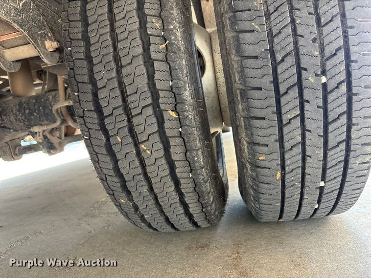 image for item FC4669 2019 Ford E450 shuttle bus