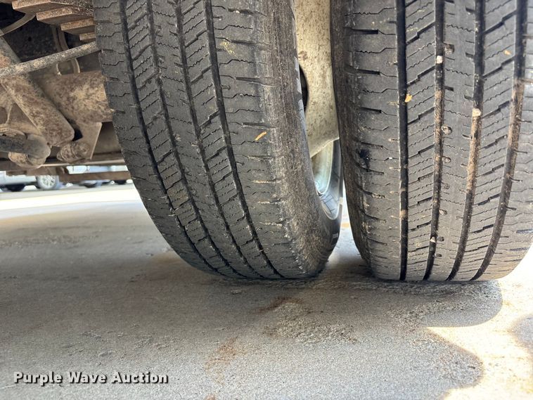 image for item FC4669 2019 Ford E450 shuttle bus