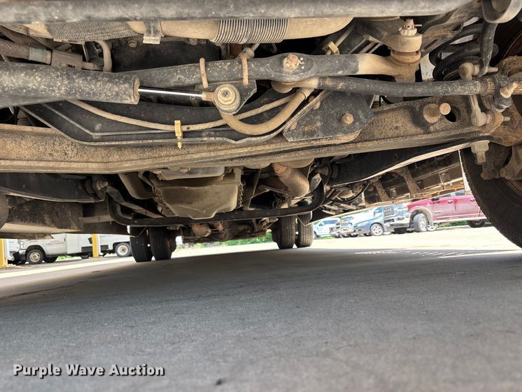 image for item FC4670 2019 Ford E450 shuttle bus