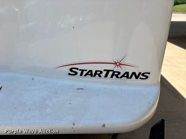 image for item FC4670 2019 Ford E450 shuttle bus