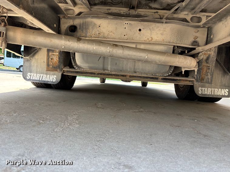 image for item FC4670 2019 Ford E450 shuttle bus