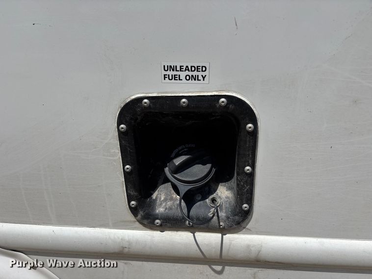 image for item FC4670 2019 Ford E450 shuttle bus