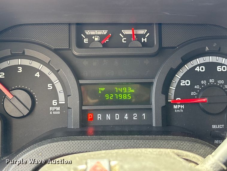 image for item FC4670 2019 Ford E450 shuttle bus