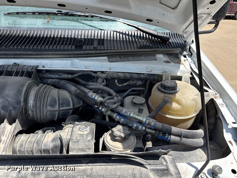image for item FC4670 2019 Ford E450 shuttle bus
