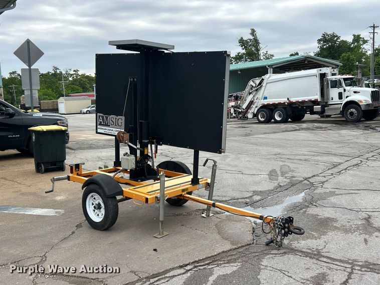 image for item FC5512 American Signal T825 arrow board trailer