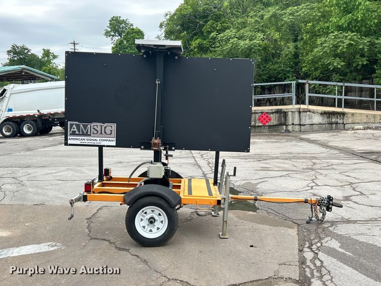 image for item FC5512 American Signal T825 arrow board trailer