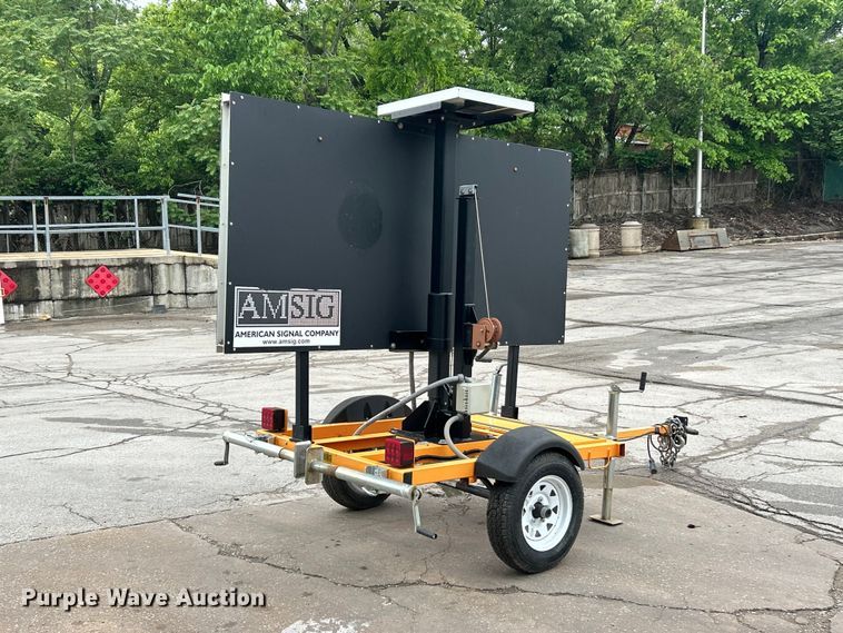 image for item FC5512 American Signal T825 arrow board trailer