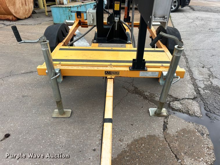 image for item FC5512 American Signal T825 arrow board trailer