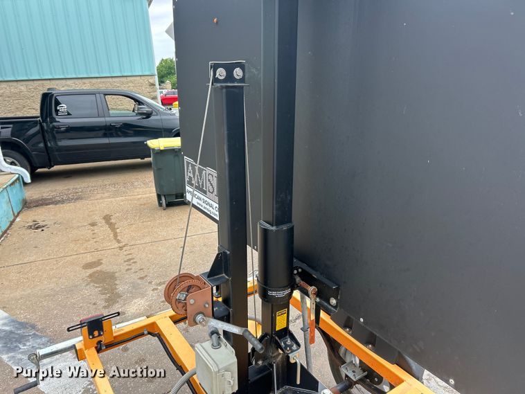 image for item FC5512 American Signal T825 arrow board trailer