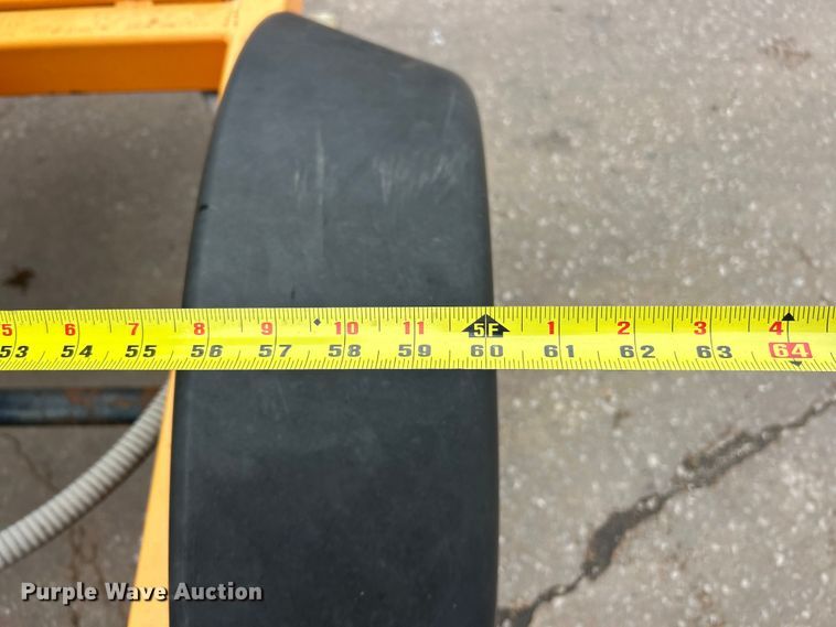 image for item FC5512 American Signal T825 arrow board trailer