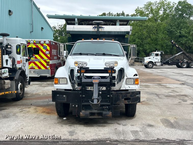 image for item FC5513 2008 Ford F750 XL Super Duty dump truck