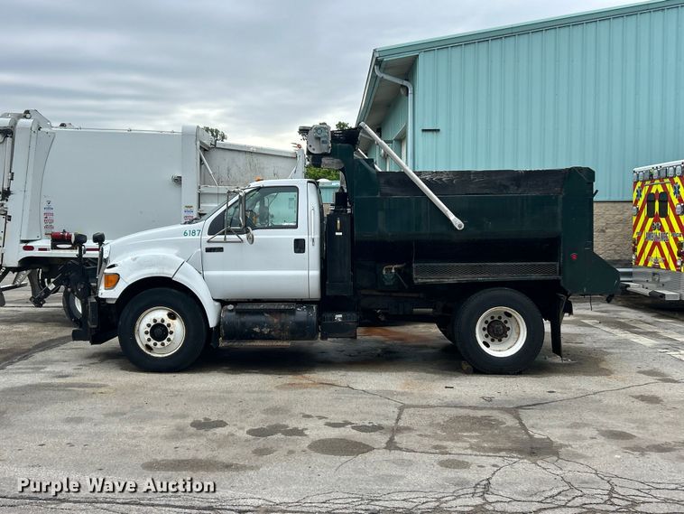 image for item FC5513 2008 Ford F750 XL Super Duty dump truck