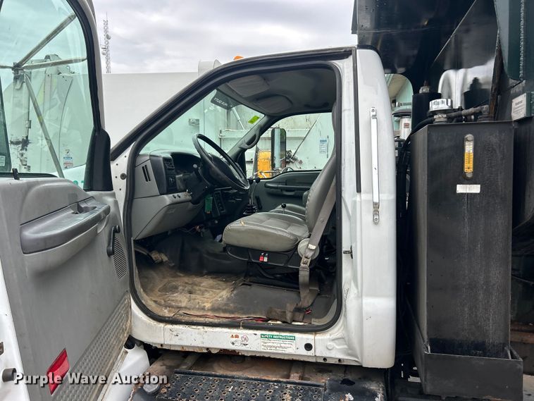 image for item FC5513 2008 Ford F750 XL Super Duty dump truck
