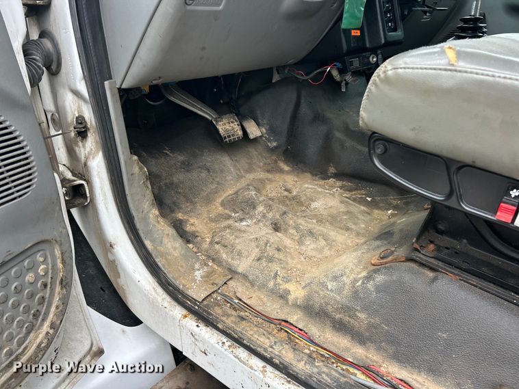 image for item FC5513 2008 Ford F750 XL Super Duty dump truck