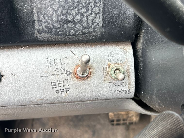 image for item FC5513 2008 Ford F750 XL Super Duty dump truck