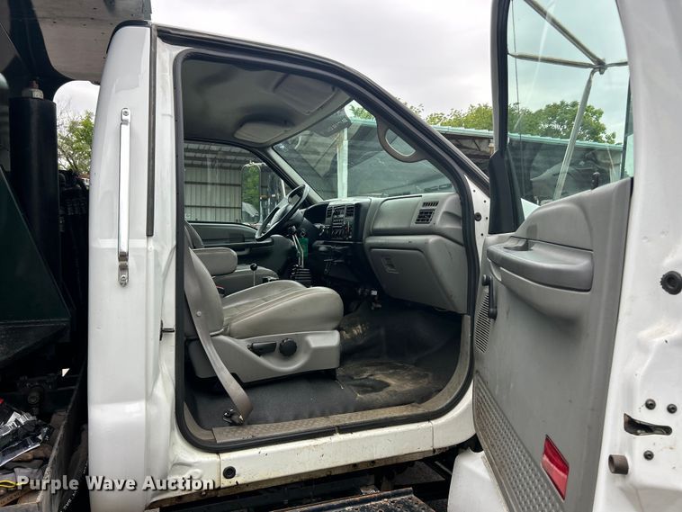 image for item FC5513 2008 Ford F750 XL Super Duty dump truck