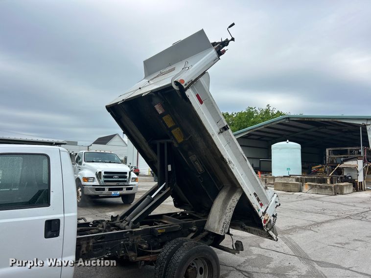 image for item FC5514 2009 Ford F450 Super Duty dump truck