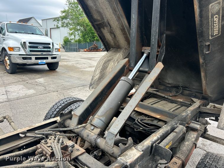 image for item FC5514 2009 Ford F450 Super Duty dump truck