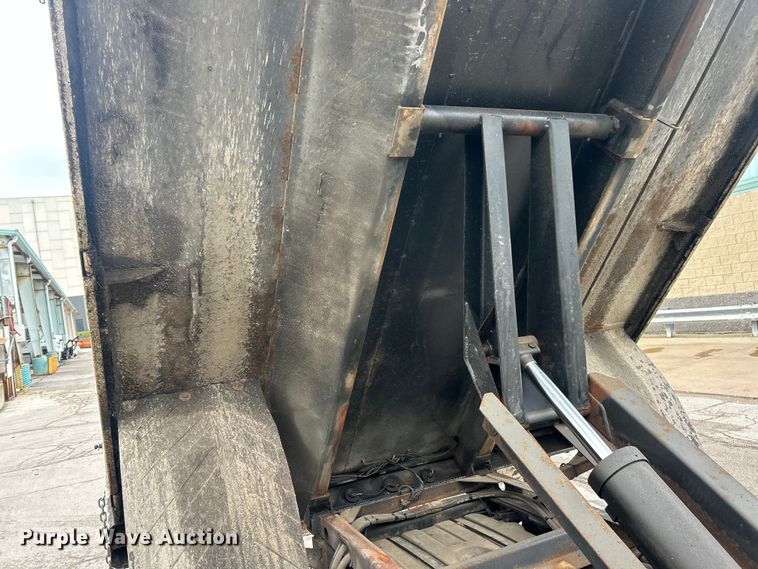 image for item FC5514 2009 Ford F450 Super Duty dump truck