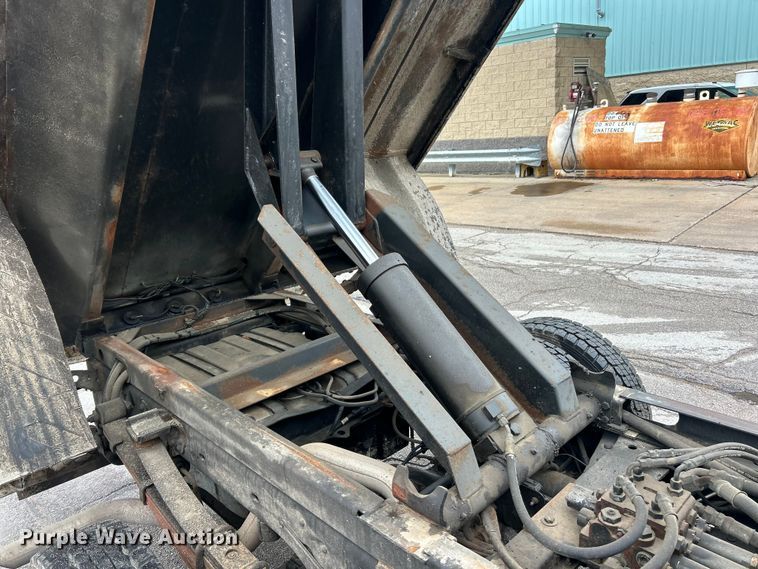 image for item FC5514 2009 Ford F450 Super Duty dump truck