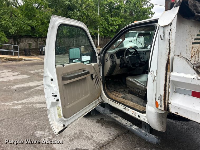 image for item FC5514 2009 Ford F450 Super Duty dump truck