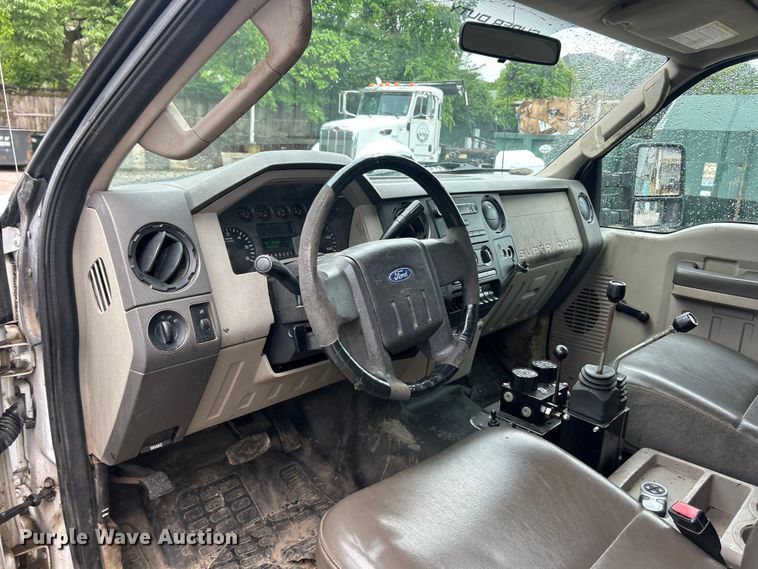 image for item FC5514 2009 Ford F450 Super Duty dump truck