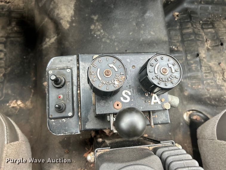 image for item FC5514 2009 Ford F450 Super Duty dump truck