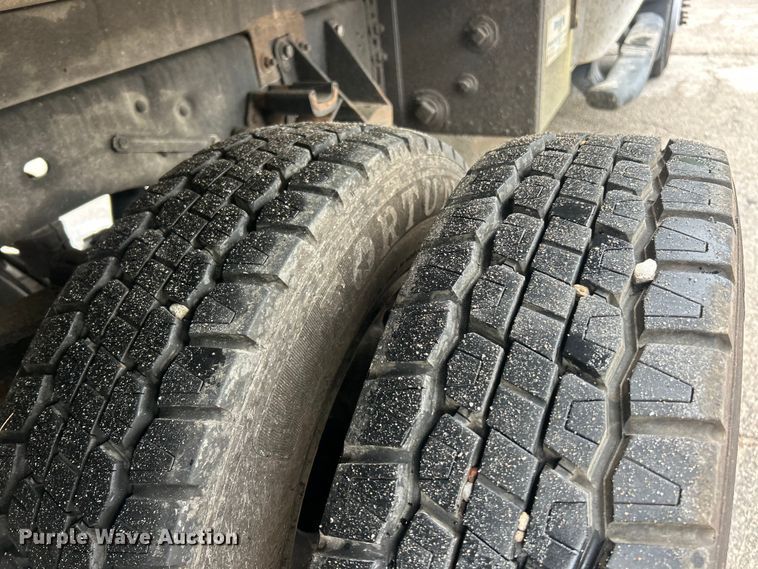 image for item FC5514 2009 Ford F450 Super Duty dump truck