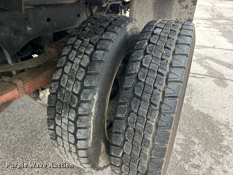 image for item FC5514 2009 Ford F450 Super Duty dump truck