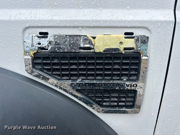 image for item FC5514 2009 Ford F450 Super Duty dump truck