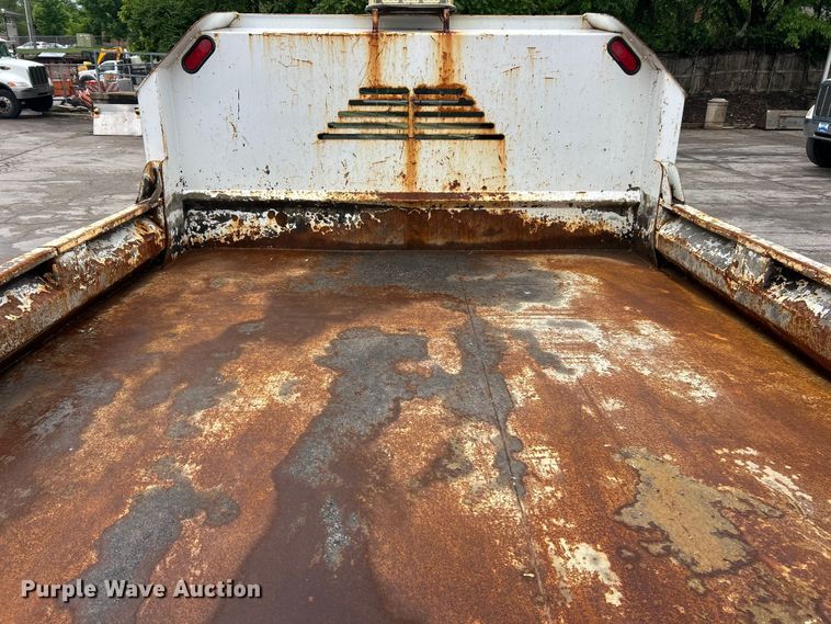 image for item FC5515 2009 Ford F450 Super Duty dump truck