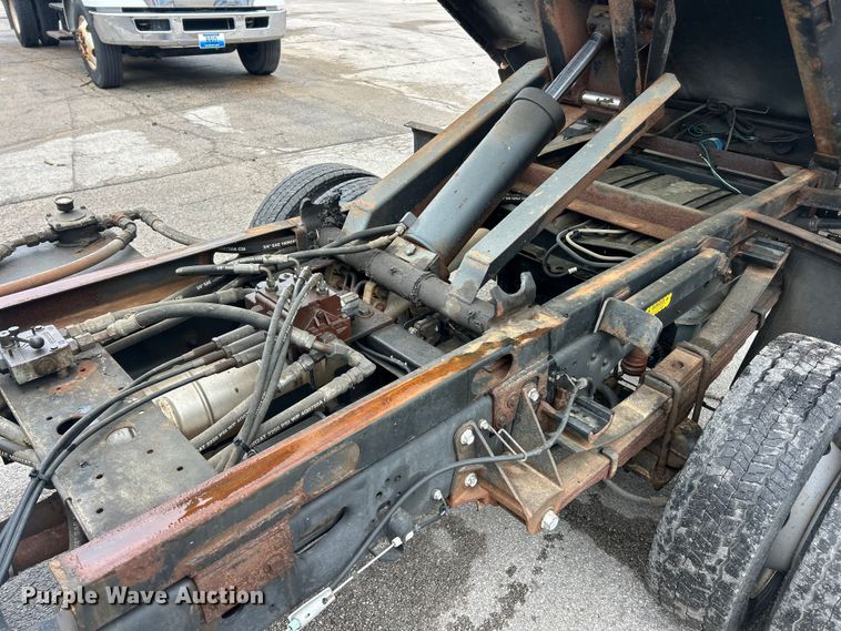 image for item FC5515 2009 Ford F450 Super Duty dump truck