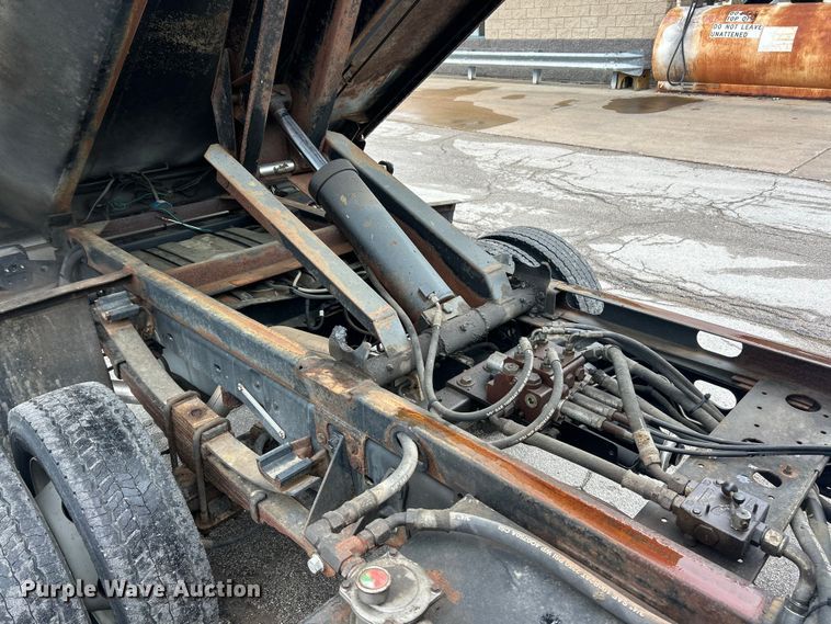 image for item FC5515 2009 Ford F450 Super Duty dump truck