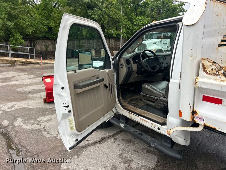 image for item FC5515 2009 Ford F450 Super Duty dump truck