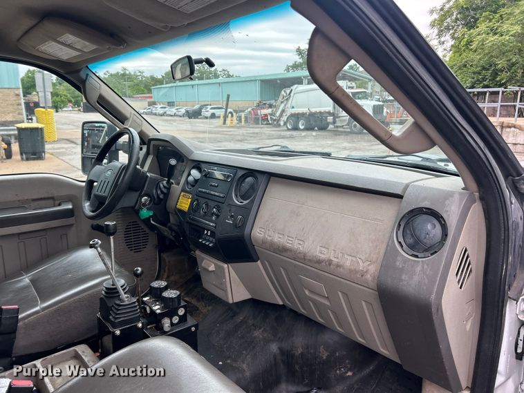 image for item FC5515 2009 Ford F450 Super Duty dump truck