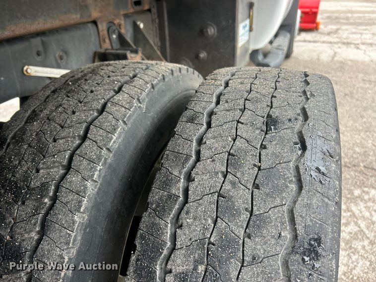 image for item FC5515 2009 Ford F450 Super Duty dump truck