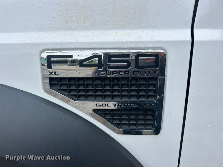 image for item FC5515 2009 Ford F450 Super Duty dump truck