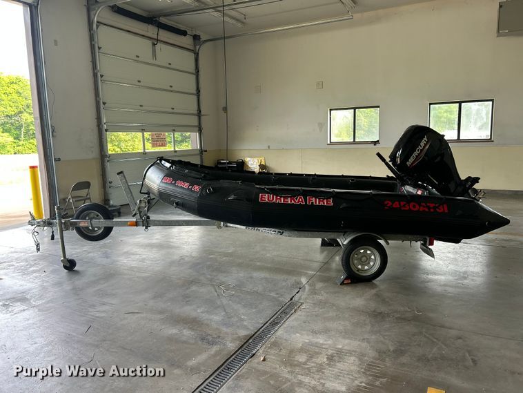 image for item FC5516 2012 Zodiac FC 420 RIG boat
