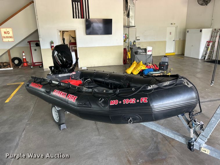 image for item FC5516 2012 Zodiac FC 420 RIG boat